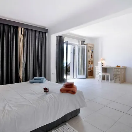 Lia Luxury * Καλαφάτη
