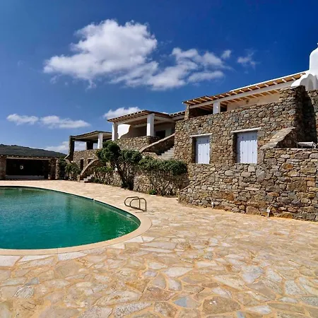 Lia Luxury