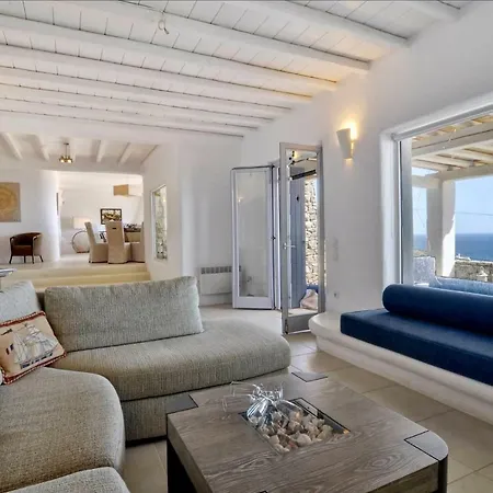 Lia Luxury